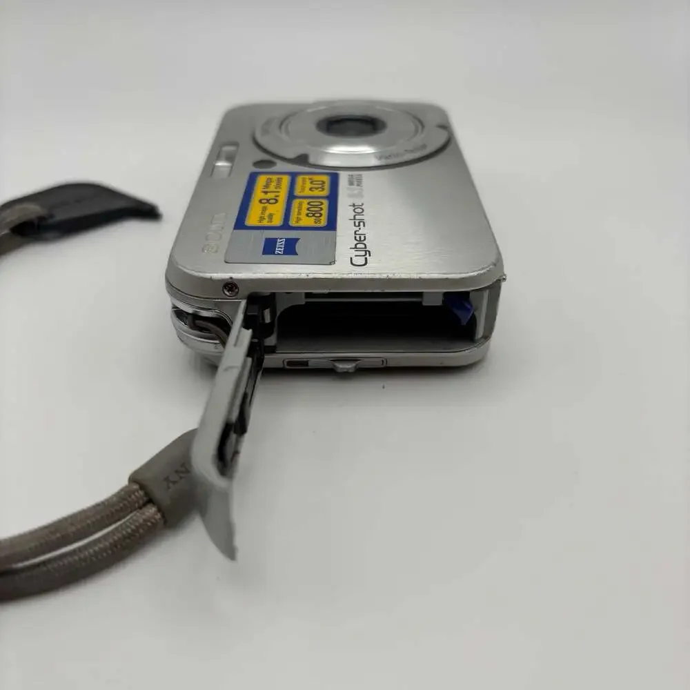 Sony Cyber-shot DSC-N1 8.1MP Digital Camera - Untested & No Battery